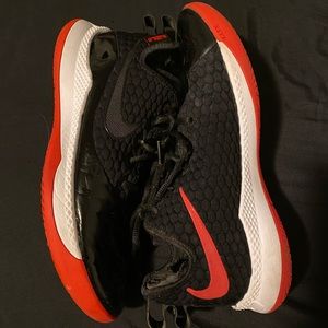 Lebron basketball shoes